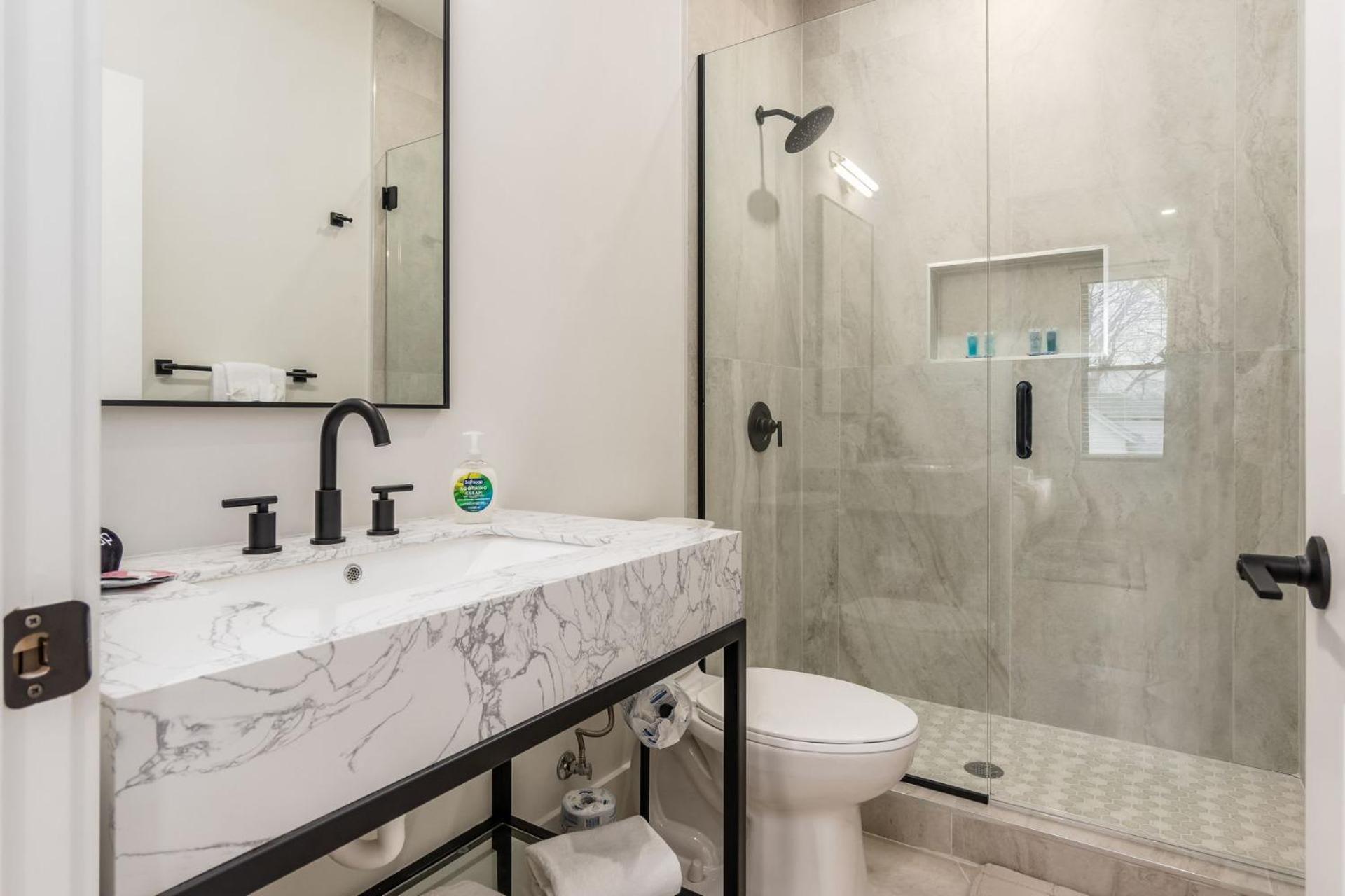 Stylish 4br In Merion Village Pd
